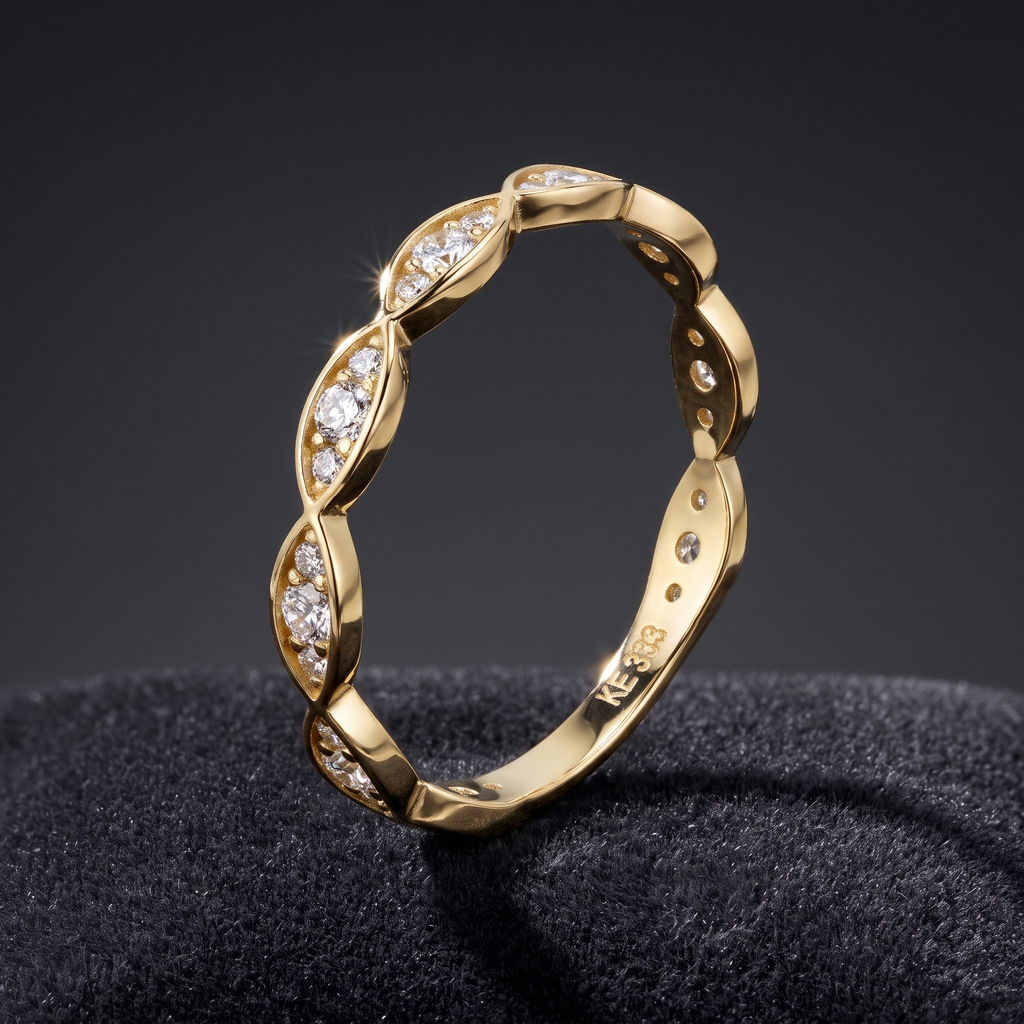 Damenring mit 27 Zirkonia, Gold 333, Freisteller