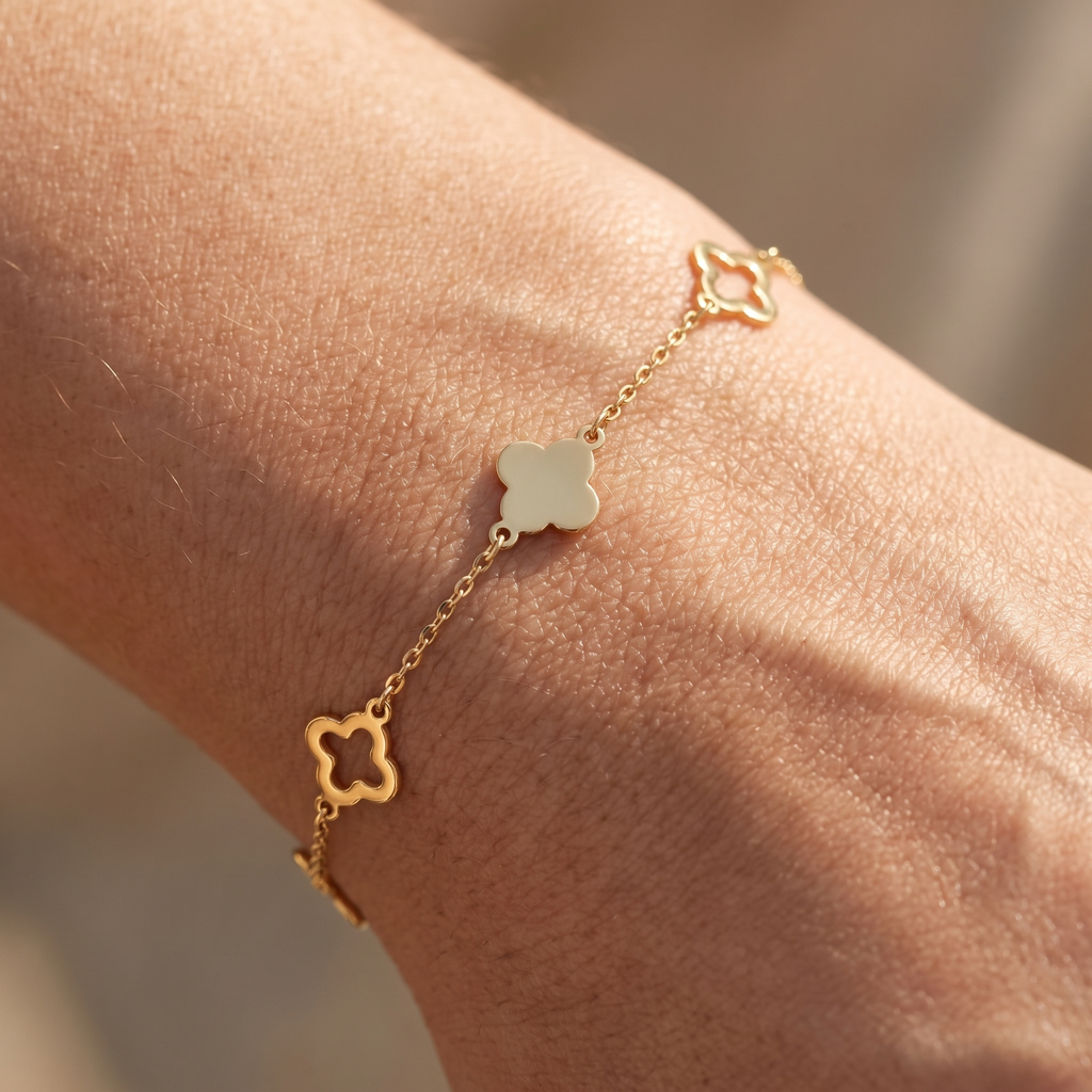 Armband Kleeblätter Gold 333, getragen