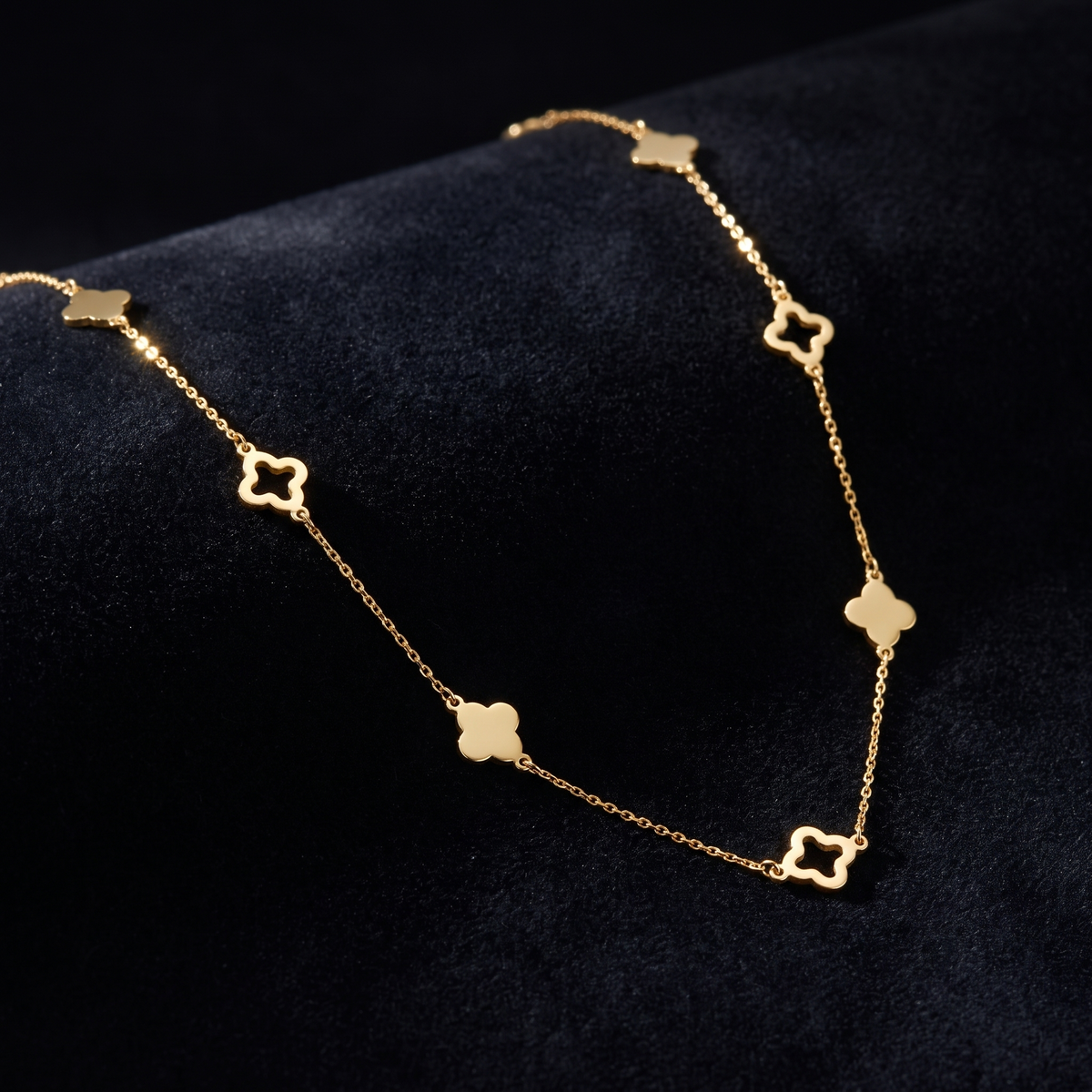 Collier Kleeblätter Gold 333, Freisteller