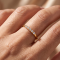 Damenring 5 Zirkonia Gold 585, getragen