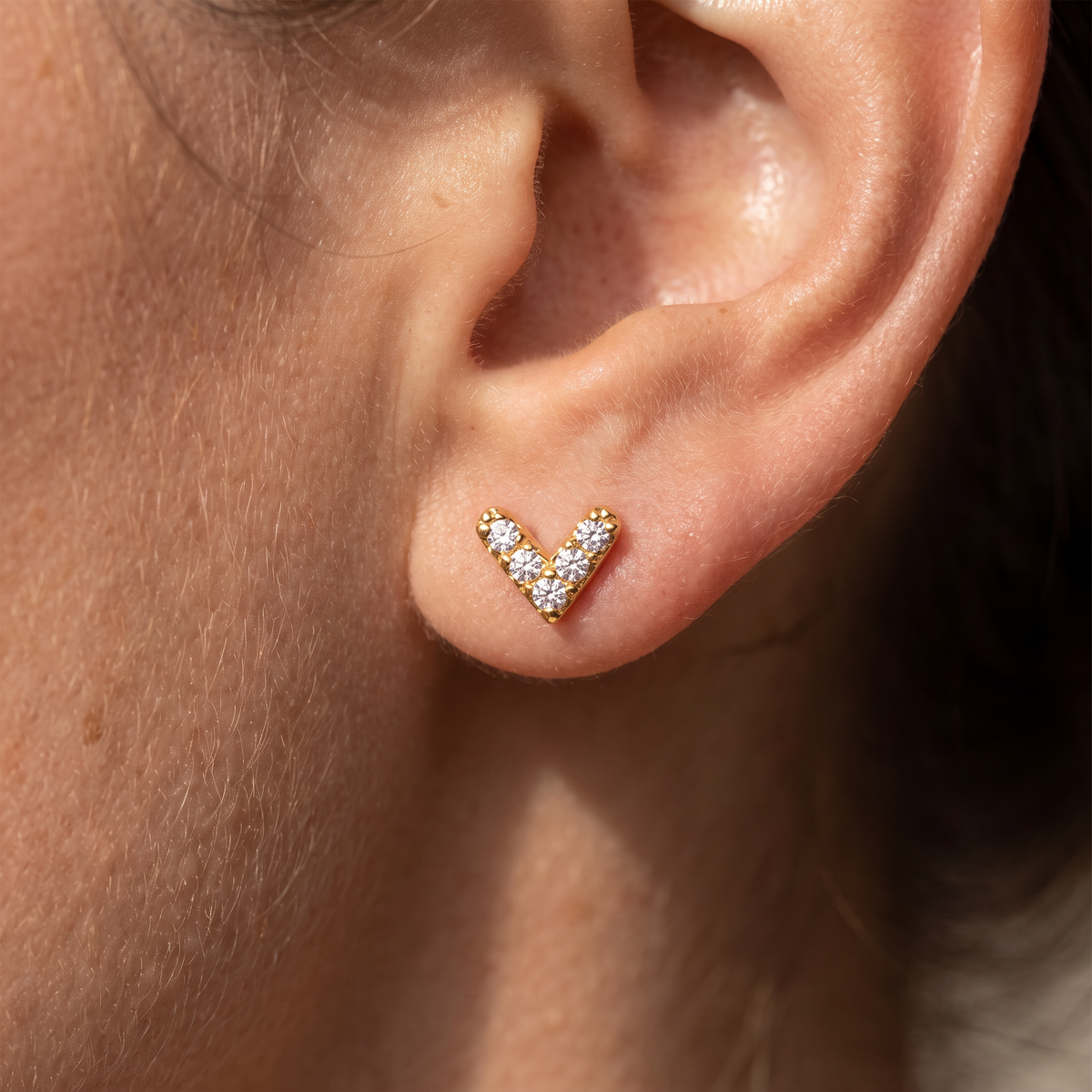 Ohrstecker Zirkonia Gold 585, getragen