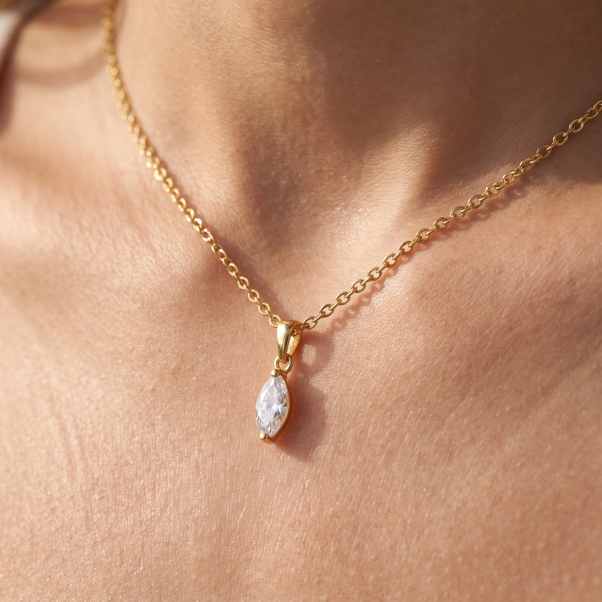 Collier Zirkonia Marquise, Nahaufnahme