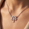 Collier Lebensbaum Weißgold 585, getragen