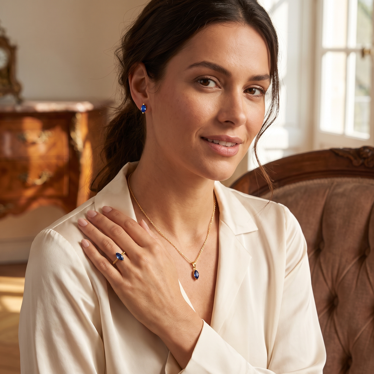 Set Zirkonia blau Gold 585, alle drei Teile getragen